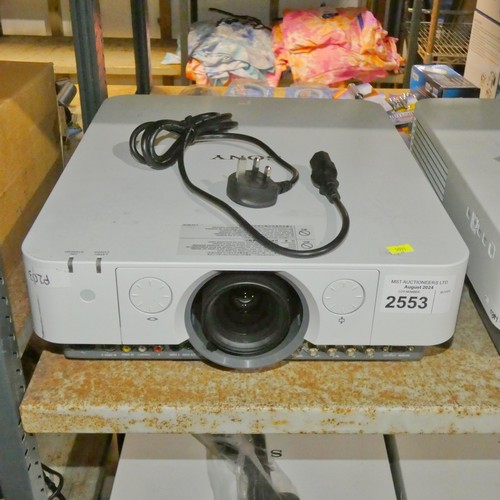 2553 - A commercial AV projector by Sony type VPL-FH31  - trade