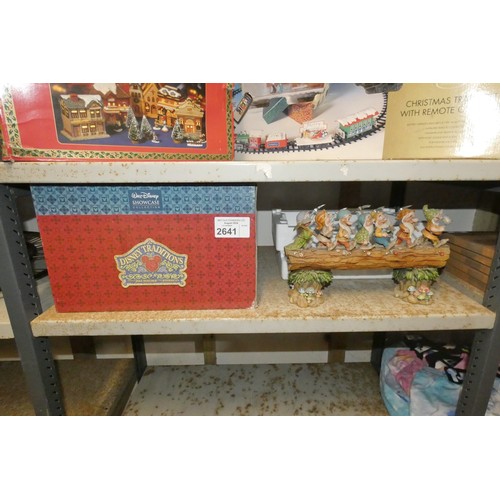 2641 - Disney traditions showcase Snow White and the 7 dwarfs figurines, homeward bound