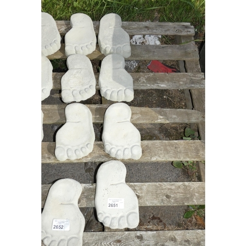 2651 - 4 x concrete foot shaped stepping stones