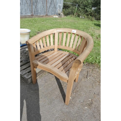 2656 - A wooden garden tub type chair