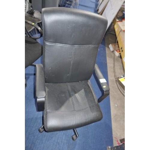 1396 - 1 x black upholstered office swivel chair