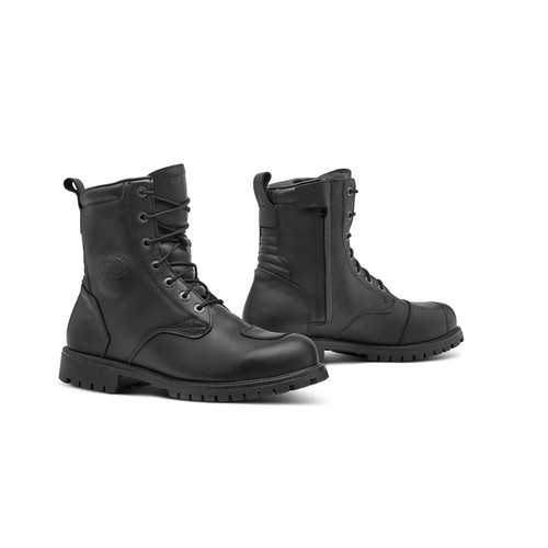 99 - A pair of Forma Legacy Dry Black motorcycle boots RRP £185 size EUR 44