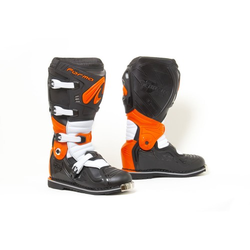 1022 - 2 x various pairs of Forma Terrain Evolution TX motorcycle boots RRP £214 each both size EUR 44