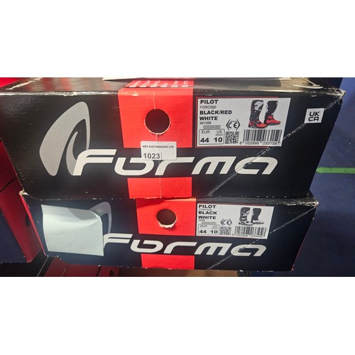 1023 - 2 x various pairs of Forma Pilot motorcycle boots RRP £273 each both size EUR 44