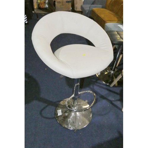 3006 - 1 x cream upholstered adjustable height stool