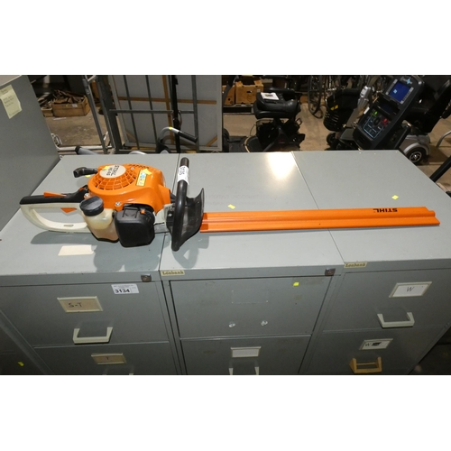 3135 - 1 x Stihl HS45 petrol engine hedge trimmer