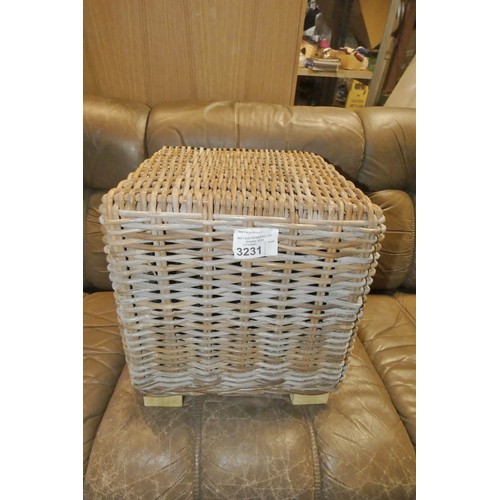 3231 - 1 x cane cube foot stool