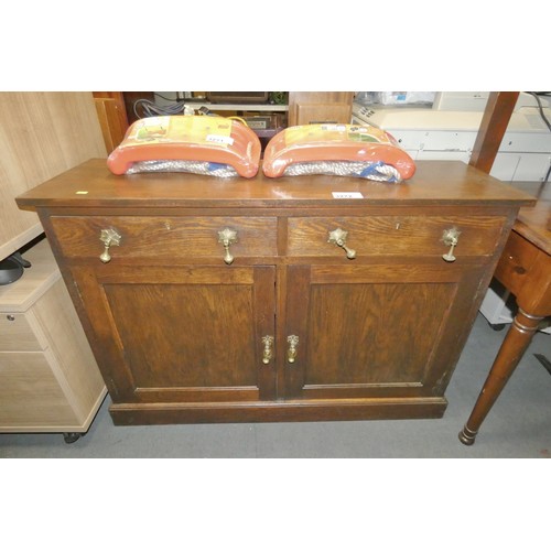 3272 - 1 x dark wood sideboard with 2 drawers and 2 doors approx 114cm w x 78cm high