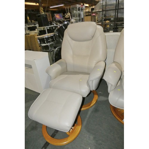 3305 - 1 x cream upholstered swivelling reclining lounge chair with a matching foot stool - No make visible