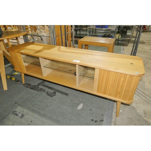 3310 - 1 x wood effect TV cabinet approx 160 x 40 x 57cm high