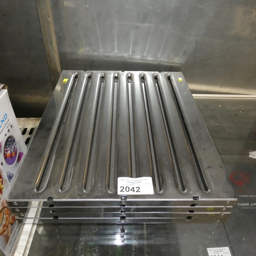 2042 - 4 x commercial stainless steel extractor fan filter panels/vent covers, approx 40x50cm