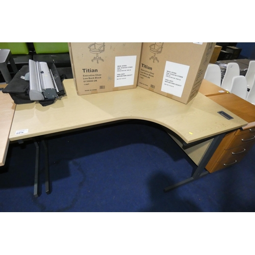 2416 - 1 x wood effect corner workstation approx 160 x 118cm - No pedestal included