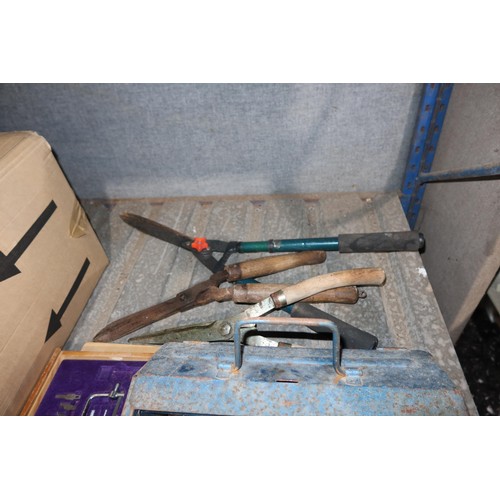 3093 - A quantity of various hand tools, a blue metal tool box, a small folding table etc. Contents of 1 sh... 