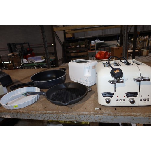 3200 - A quantity of various items including 2 x toasters 240v, crockery, 2 x electric heaters 249v etc. Co... 