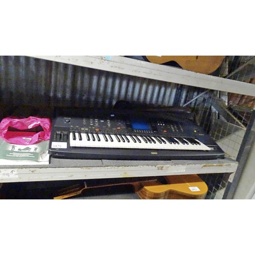 3470 - A Vintage higher end electric keyboard by Yamaha type Portatone PSR-4000 with soft carry case and fo... 