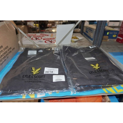 3618 - 4 x black T-shirts by Lyle & Scott size Medium