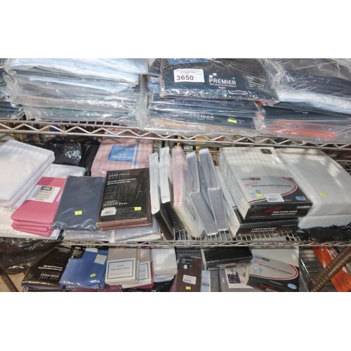 3651 - A quantity of various bedding and blankets