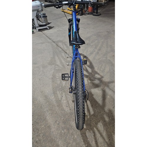 3185 - A 29er mountain bike by specialized type Rockhopper sport with 29 inch mag wheels, 27 speed, disc br... 