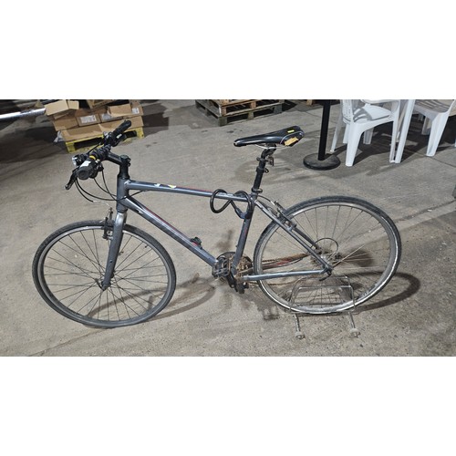 3176 - 1 x Giant Escape hybrid mountain bike