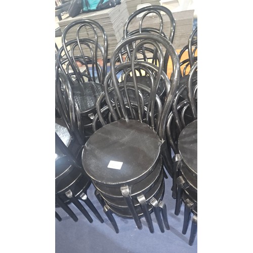 2362 - 8 x Evolutif black plastic stacking chairs