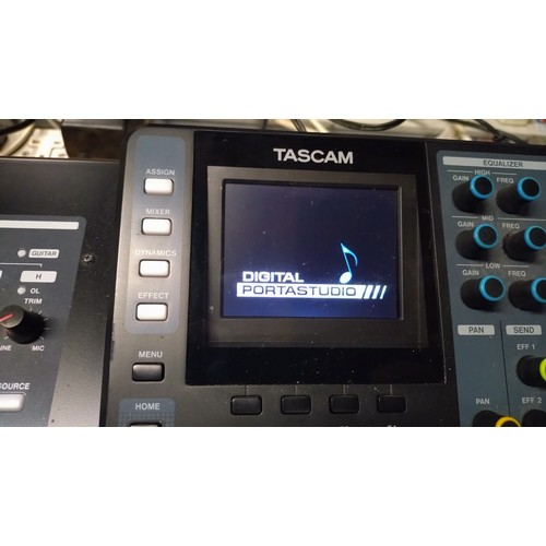 3533 - A portable 8/32 channel recording studio by Tascam type Digital Portastudio DP-32SD, supports record... 