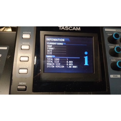 3533 - A portable 8/32 channel recording studio by Tascam type Digital Portastudio DP-32SD, supports record... 