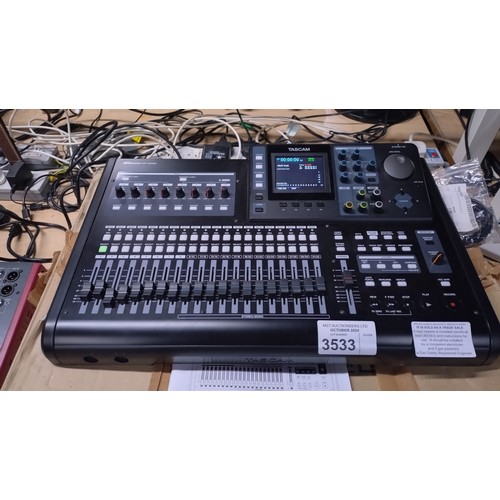 3533 - A portable 8/32 channel recording studio by Tascam type Digital Portastudio DP-32SD, supports record... 