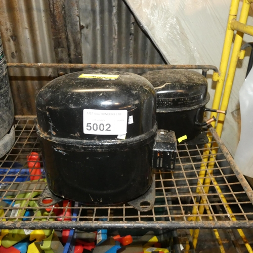 5002 - 2 x fridge type compressors