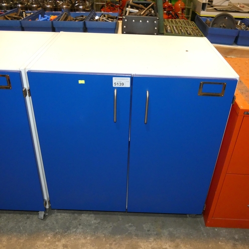 5139 - 1 x workshop white / blue wheeled two door cabinet approx 80 x 58 x 82cm high