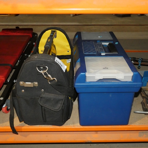 5182 - 1 x plastic tool box and 1 x Stanley tool bag