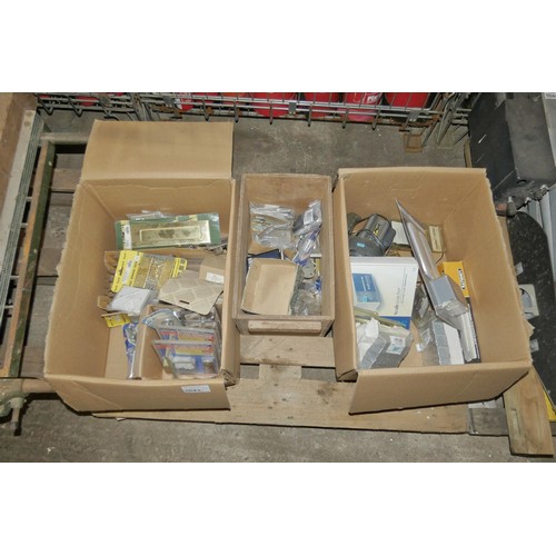 5043 - 1 pallet containing a quantity of various items including door locks, lights, wall boxes, socket fro... 