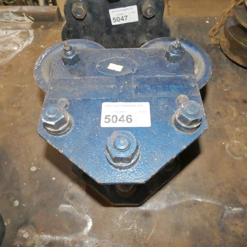 5046 - 1 x RSJ travelling cradle (for use with chain block etc which is not included)