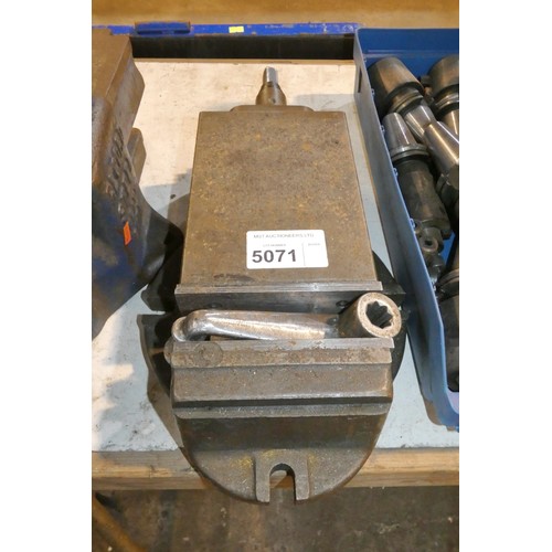 5071 - 1 x Abwood 6 inch machine vice with handle