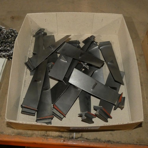 5220 - A quantity of ex-RAF used turbine blades