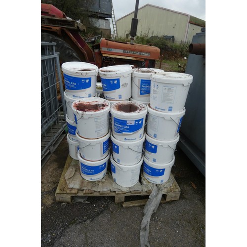 6130 - 1 x Pallet containing 30 + 22kg tubs of Gyproc ProMix Lite expired 08/08/22