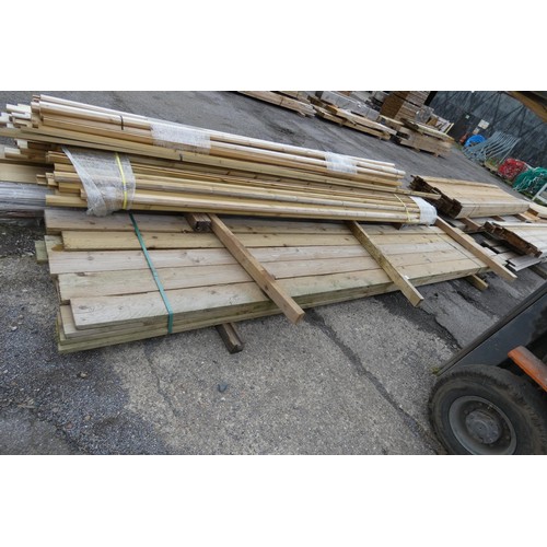 6133 - A quantity of timber measuring approx 16cm x 3cm x 455cm long - Bottom stack