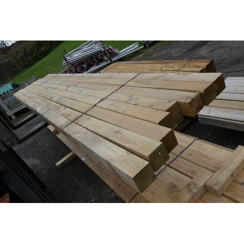 6138 - 8 x wooden posts each measuring approx 10cm x 10cm x 60cm long - Top stack