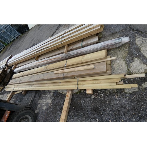 6143 - A quantity of timber to include 20cm x 5cm,, 5cm x 2cm etc, lengths vary up to approx 420cm long - B... 