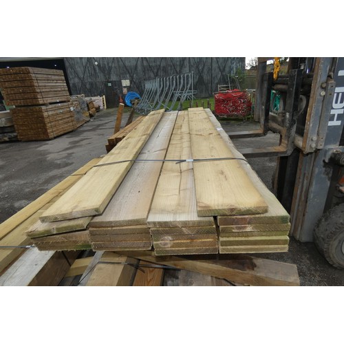 6150 - 21 x lengths of timber each measuring approx 20cm x 3cm, lengths vary up to approx 240cm long - Top ... 