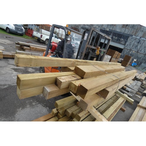 6162 - 14 x various wooden posts to include 10cm x 10cm, 20cm x 10cm, 25cm x 12.5cm etc, lengths vary up to... 