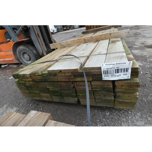 6169 - 115+ lengths of timber each measuring approx 12.5cm x 2.5cm x 300cm long - Bottom stack