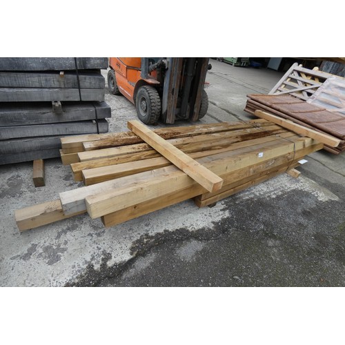 6181 - 20 x wooden posts comprising of mostly 10cm x 10cm, lengths vary up to approx 300cm long - Bottom st... 