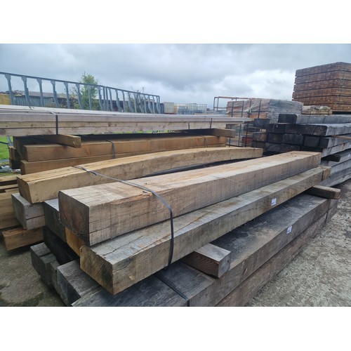 6191 - 6 x various oak sleepers to include 21cm x 10cm, 23cm x 13cm etc, lengths vary up to approx 240cm lo... 