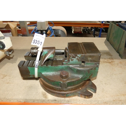 5351 - 1 x rotary vice 4 inch