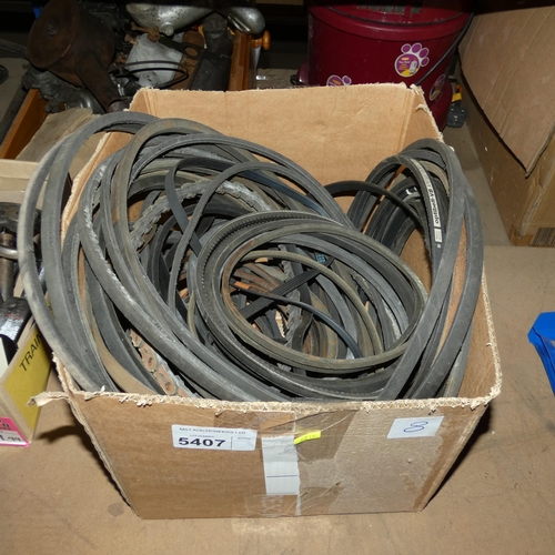 5407 - 1 box containing a quantity of various fan belts