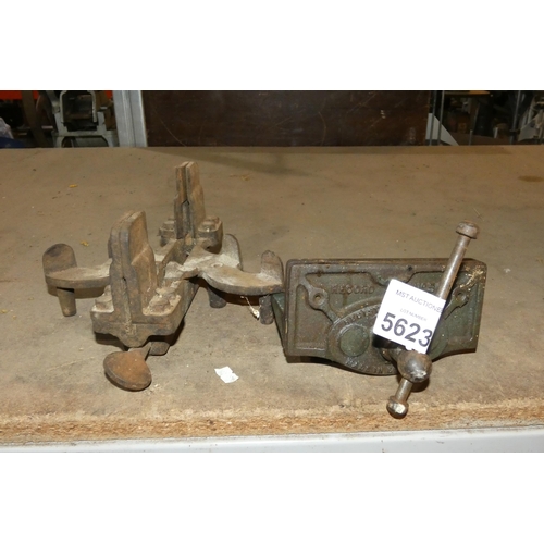 5623 - 1 x vintage Record No. 50 wood workers vice and 1 x corner clamp