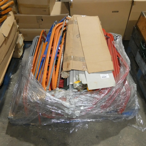 5629 - 1 pallet containing a quantity of bow saws