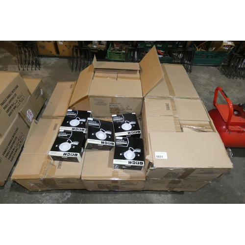 5651 - 1 pallet containing a large quantity of LED GU10 tilt downlights