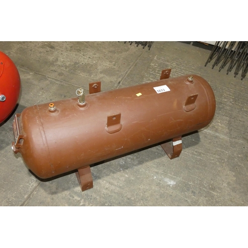 5653 - 1 x compressed air receiving tank (from a compressor but no compressor is included)