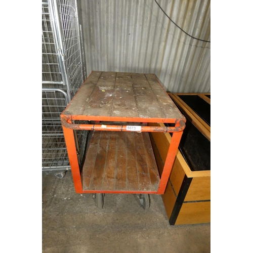 5673 - 1 x Slingsby red metal two tier warehouse trolley approx 62 x 102 x 90cm high